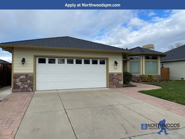 Photo - Beautiful 3 Bedroom 2 Bath Home Over 1700 Sq Feet to Live In****$500.00 Off First Months Rent***