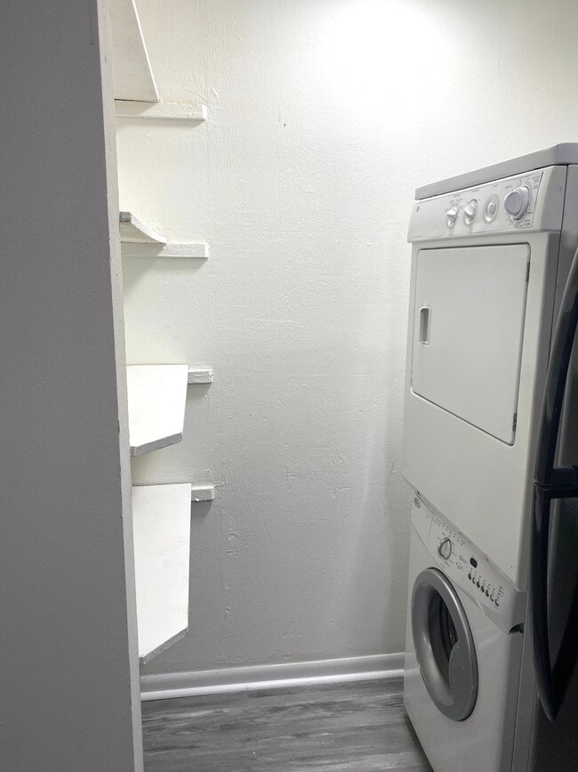 Photo - 178 S Kentucky Ave