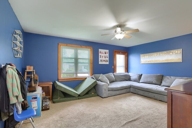 Photo - 256 Webster St