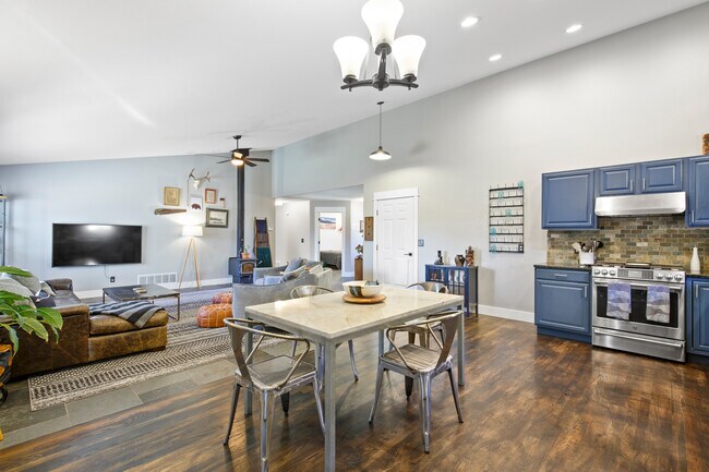 Photo - 234 Lillian Way