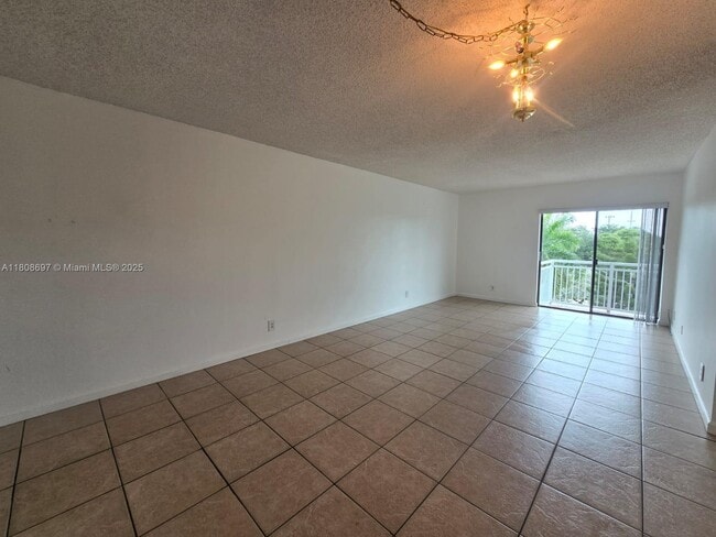 Building Photo - 405 S Pine Island Rd Unit 401D Rental