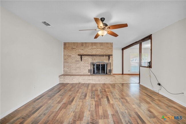 Building Photo - 613 Manning Dr