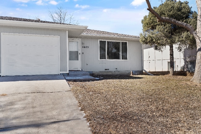 Building Photo - 1625 Banyan Dr Rental