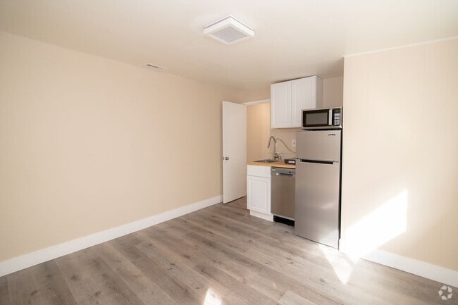 Building Photo - 122 Hastings St Unit B Rental