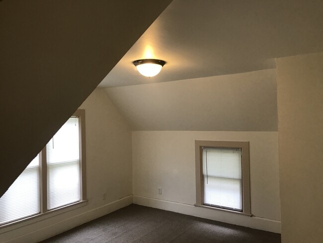 Photo - 900 W Main St Unit Upper