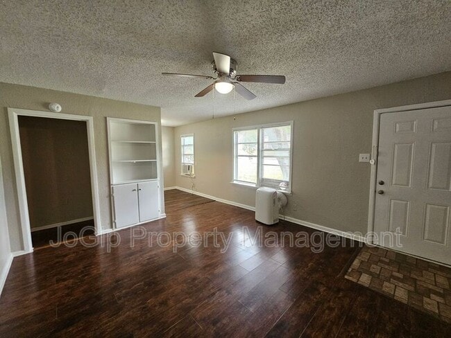 Photo - 6365 Hollis Ave