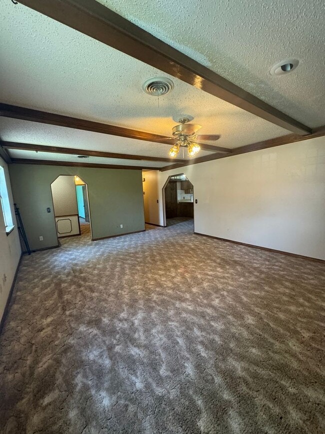 Photo - 3bedroom 2bedrooms 2 car garage 1/2 off 1s...