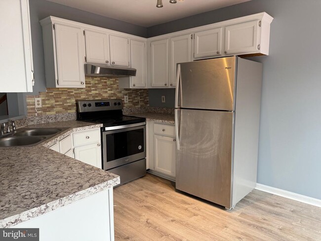 Photo - 30 Woodhollow Ct