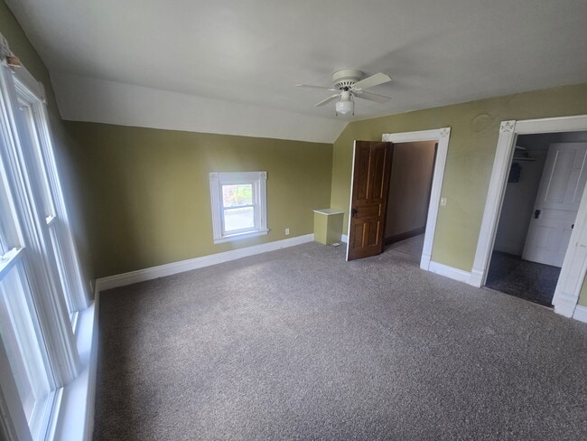 Bedroom - 148 1/2 N Watertown St