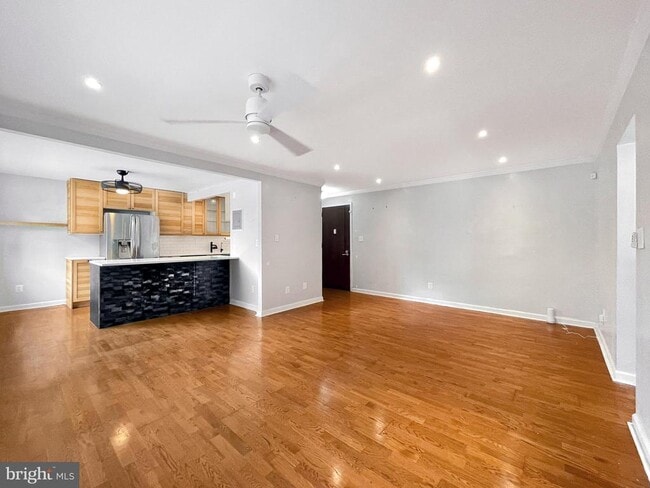 Photo - 2725 39th St NW Unit 2O9