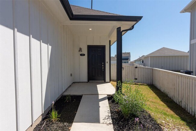 Photo - 350 Fabion St