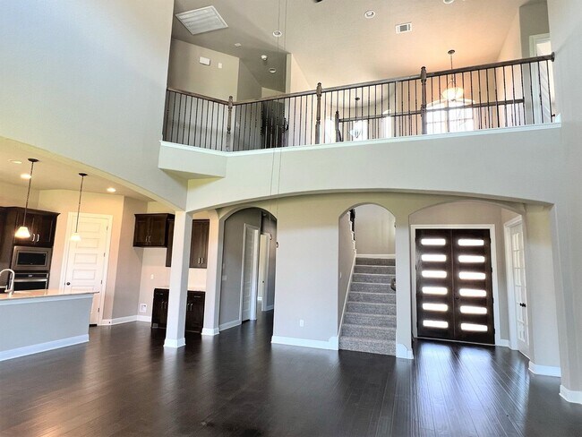 Photo - Georgeous 5-Bedroom in the Three Points Community