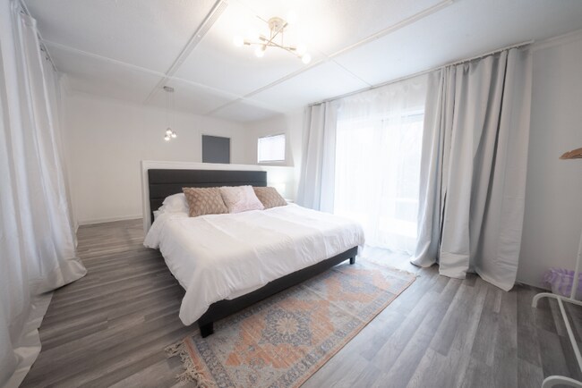 Photo - 208 Kirkwood St