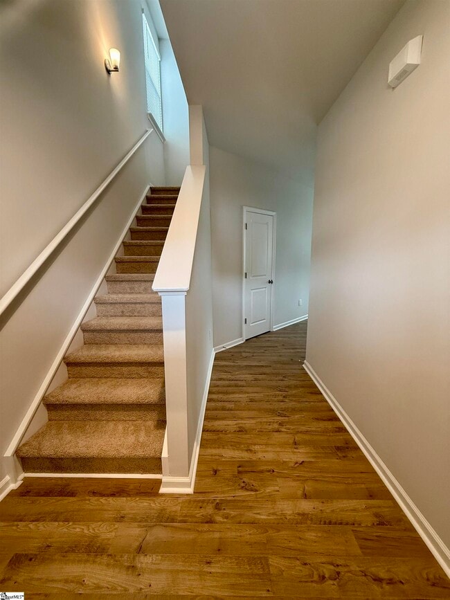 Photo - 141 Gervais Cir