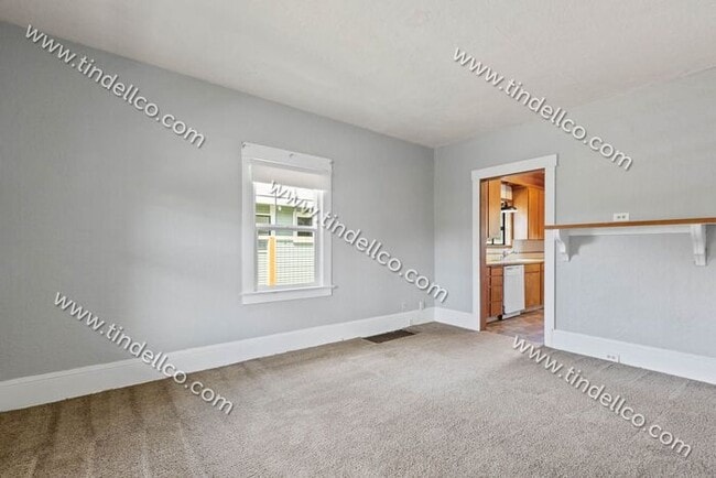 Photo - Pet FRIENDLY 4 bedroom 2 bathroom home loc...