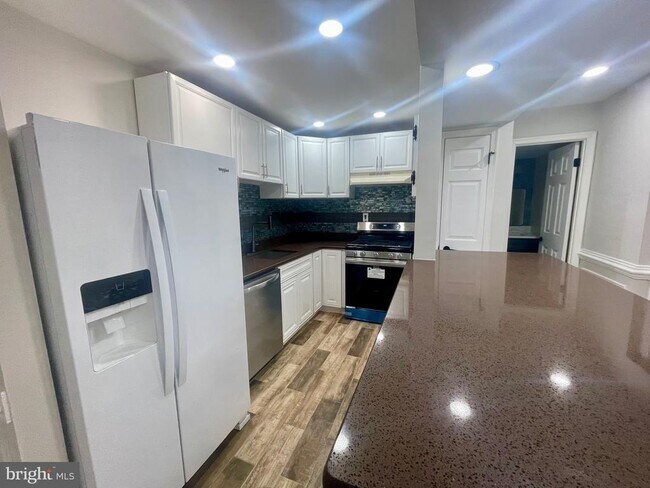 Photo - 6018 Westchester Park Dr Unit T1