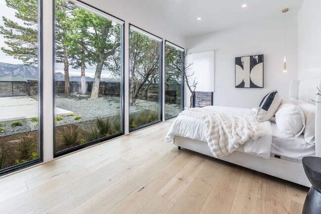 Photo - Modern Luxury Rental with Unobstructed Fla...