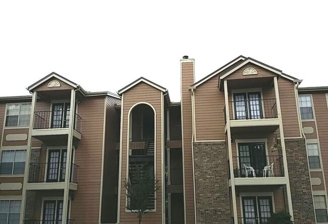 Building Photo - 2550 N Alafaya Trail Unit 10103
