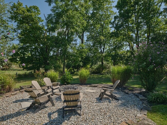 Photo - 6098 Upper York Rd