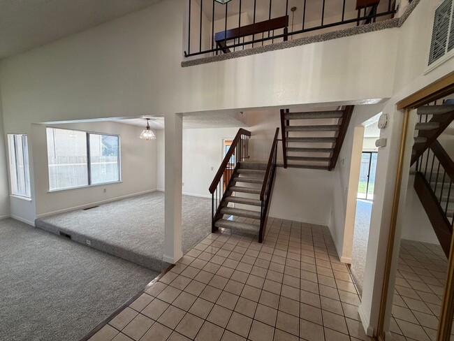 Photo - 872 Shellwood Way
