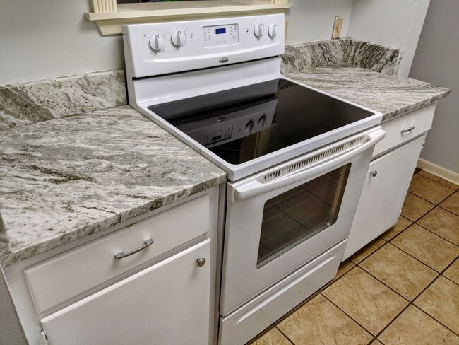 Photo - Greenbriar Condo for Rent!!!