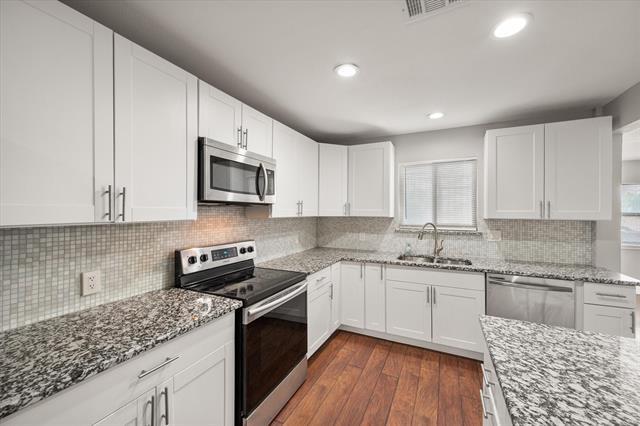 Photo - 207 E Harwood Rd