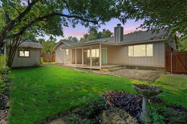 Photo - 1400 Lance Way