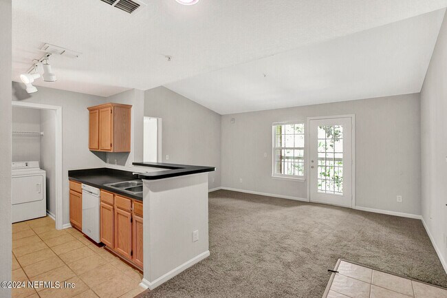 Photo - 7701 Timberlin Park Blvd Unidad 1536