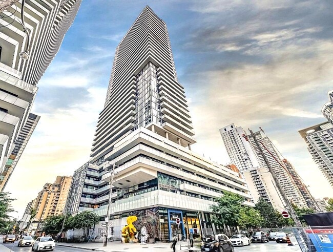 Photo - Bright and Stylish Condo @ Yonge/Eglinton (1+Den, 1 Bath) Unit 317