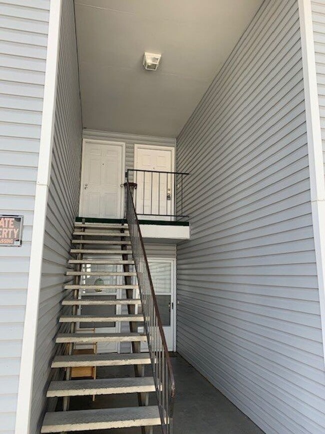 Photo - 2 Bed/1 Bath SE Bend Condo with Single Car...