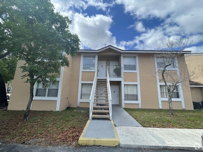 Building Photo - 8002 SW 21st Ct Rental