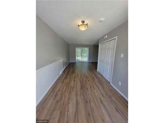 Building Photo - 333 Odanah Ave Unit 4C