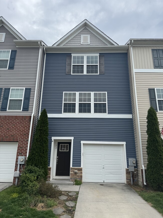 Photo - 172 Drexel Ct