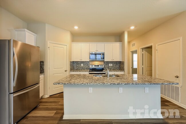 Photo - 14384 Gunsight Pass