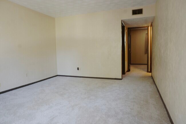 Photo - Vine Street Apartments Unit 3