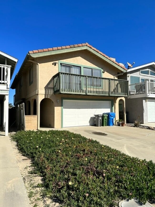 Updated 3bd/2ba House One Block from Ocean... - Updated 3bd/2ba House One Block from Ocean...