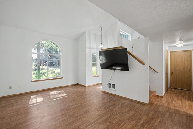 Photo - 22530 Bluewater Dr SE