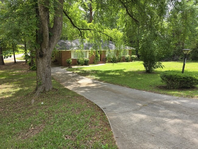 Photo - 220 Lakeshore Dr House