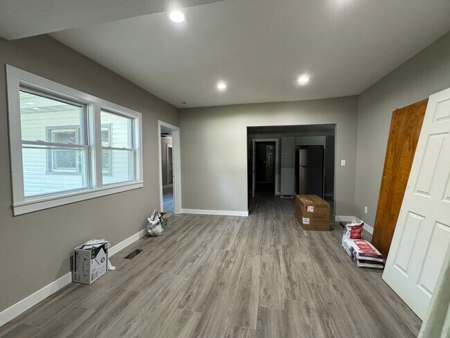 Photo - Charming 5 Bedroom off of South National Ave