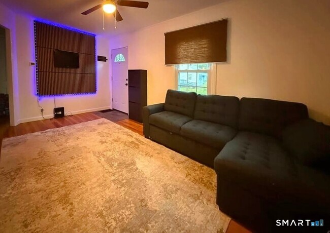 Photo - 124 Morningside Dr W