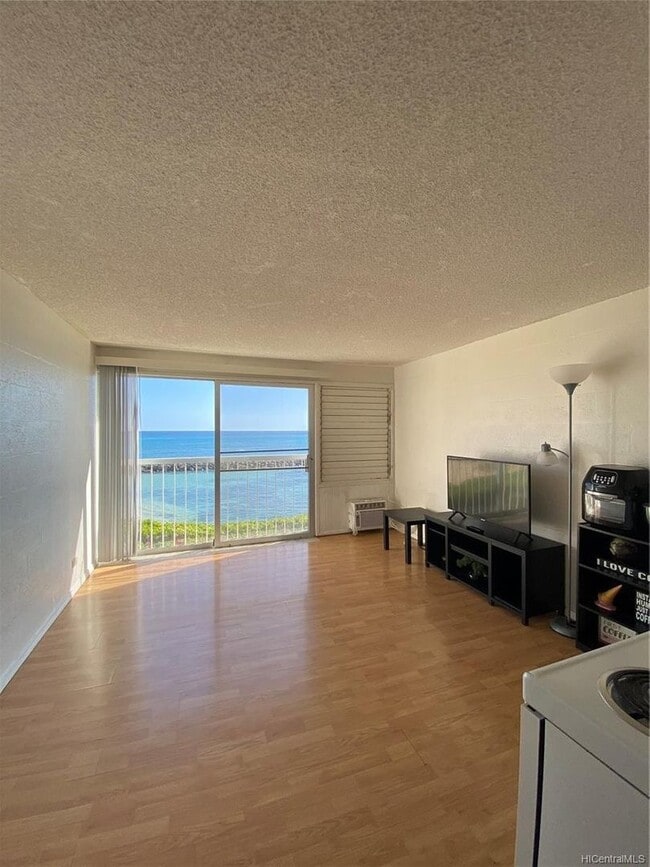 Photo - Makaha Surfside