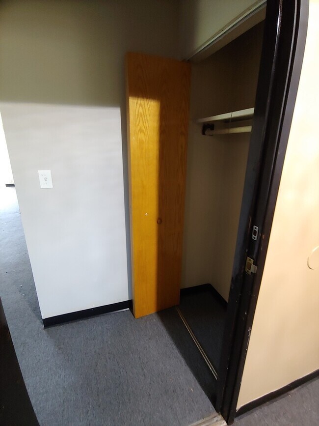 Photo - 701 Spruce Ct