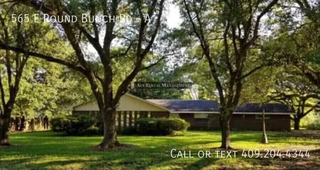 Building Photo - 565 E Roundbunch Rd Unit A