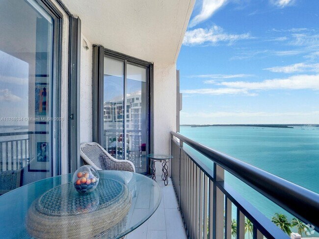 Building Photo - 540 Brickell Key Dr Unit 1817 Rental
