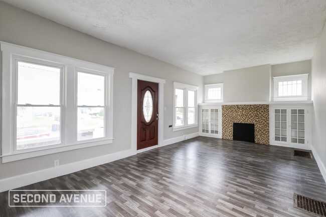 Photo - 635 S 43rd St