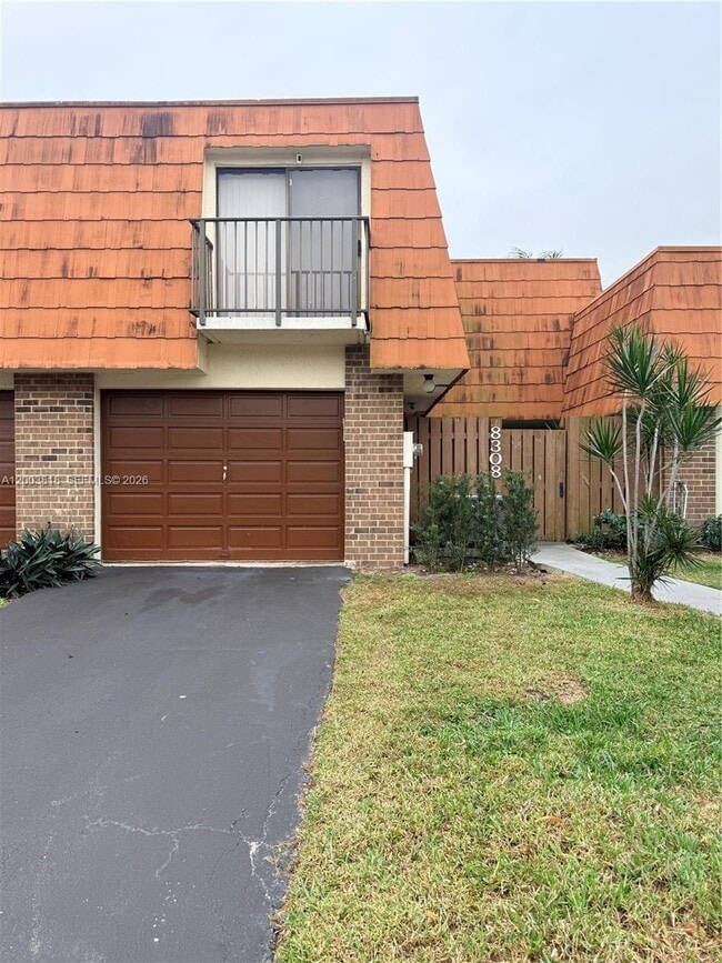 Photo - 8308 N Coral Cir