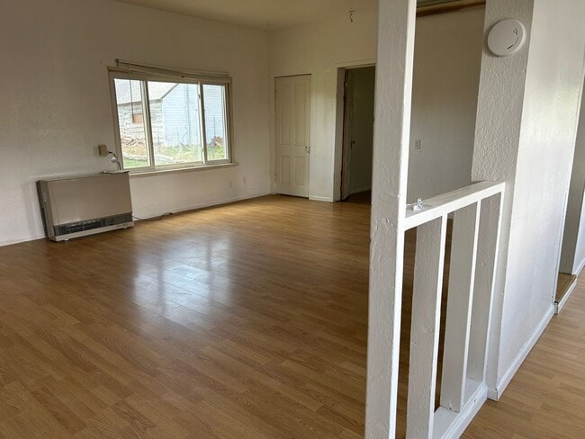 Photo - 2 Bed 1 Bath Large House with Fenced Yard and Washer Dryer Hookups