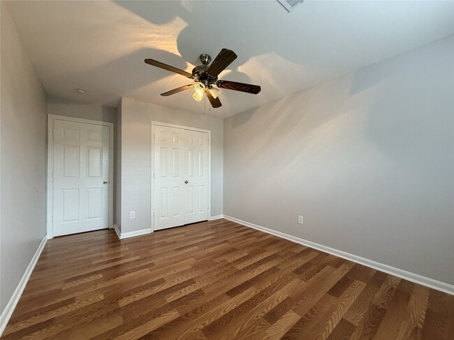Building Photo - 6407 Waldron Dr Unit A