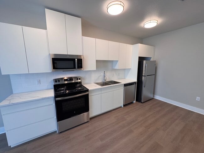 1 dormitorio, 1 baño y cocina. - Burlington Post II