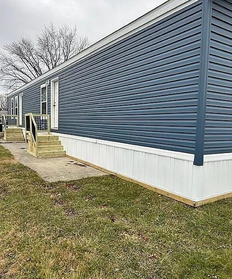 Building Photo - 551 S Leonard Ave Rental